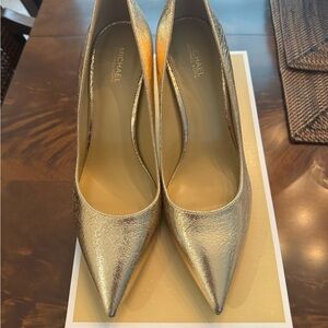New in box and never worn gold heels